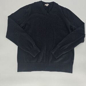 Merona Men’s Gray V-Neck Sweater Size M – Classic & Versatile.